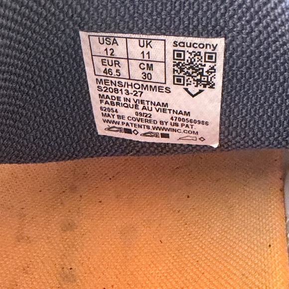 SAUCONY RUNNING SHOES. (SIZE 12) - Picture 9 of 11